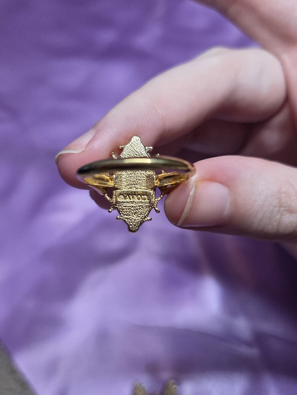 Vintage Avon Gold Cameo Portrait Ring Size 9 - Picture 2 of 3